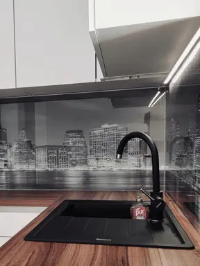 Kaljeno staklo za kuhinju otporno na toplinu i vlagu